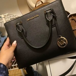 Michael kors crossbody bag